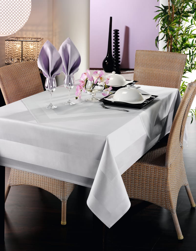 Tischdecke Atlaskante mit 2 Webkanten und 2 Säumen Bild 1