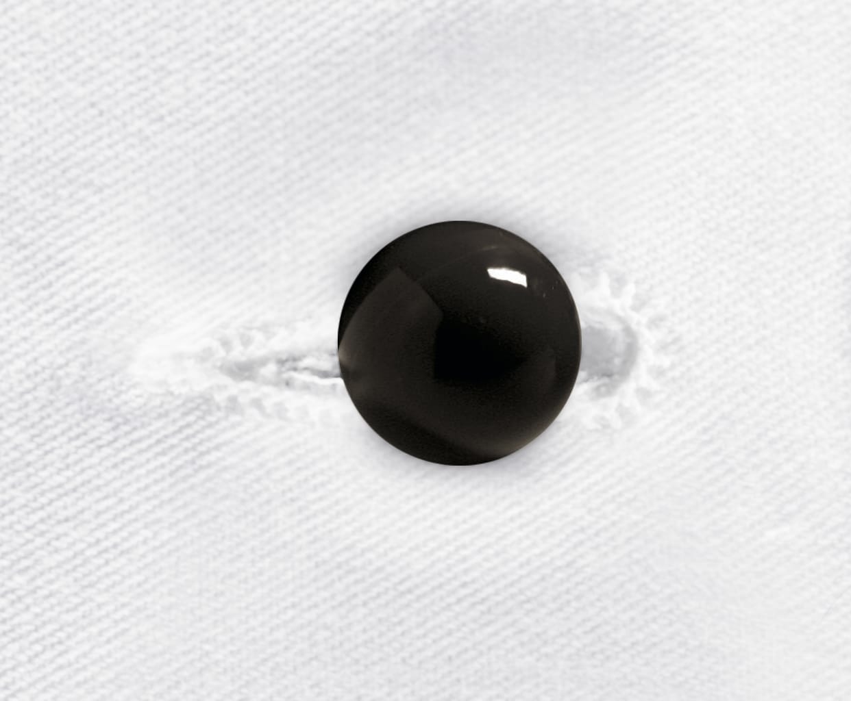 Robuste Kugelknöpfe aus Kunststoff für Kochjacken – individuell einsetzbar für professionellen Look und sicheren Halt in der Küche. Bild 1