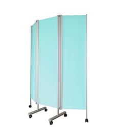 Fahrbarer Paravent (Rollen feststellbar) aus eloxiertem Aluminium-Designprofil für den mobilen Einsatz. 3-flügliger mobiler Paravent, mit einem mittig auf dem Doppel-Querfuß zentrierten Flügel und beidseitig angebrachten, um 360° drehbaren Flügeln.