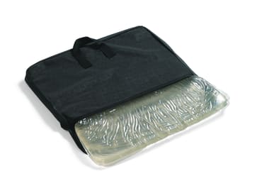 Das elastische Gelkissen mit atmungsaktiven Bezug und rutschhemmender Unterseite wirkt wie eine künstliche Fettschicht und verteilt das Körpergewicht optimal.