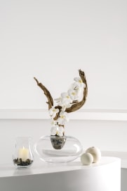 5-teiliges LEONARDO Dekoset mit Vasen, LED Stumpenkerze und Blumenbouquets.