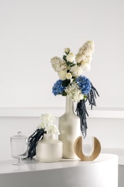 6-teiliges LEONARDO Dekoset mit Vasen, Glasdose und Blumenbouquets.