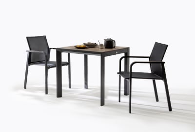 Geprüfte UV-Beständigkeit, besonderer Sitzkomfort, desinfektionsmittelbeständig.