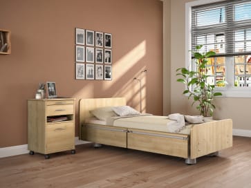 Pflegebett + Wandabstandshalter + Nachttisch + Matratze