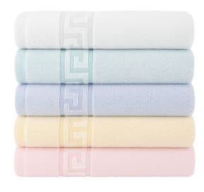 Aus weichem, saugfähigem Material gefertigt, bietet sie ein angenehmes Trittgefühl.