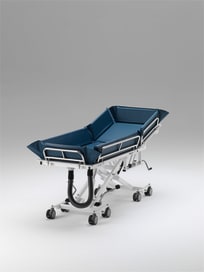 Höhenverstellbare Duschliege