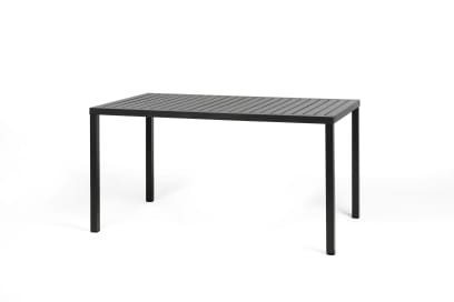 Moderner Gastro-Tisch aus glasfaserverstärktem Polypropylen. Ideal als Terrassen- und Gartenmöbel.