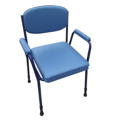 Höhenverstellbarer Toilettenstuhl mit praktischem Toiletteneinsatz für flexible Nutzung und einfache Reinigung.
␍ Bild 1