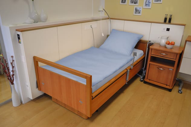 Die schwer entflammbare Bettwäsche überzeugt mit hoher Farbrillanz, Lichtechtheit, Scheuerfestigkeit und ist zudem knitterarm. Bild 1