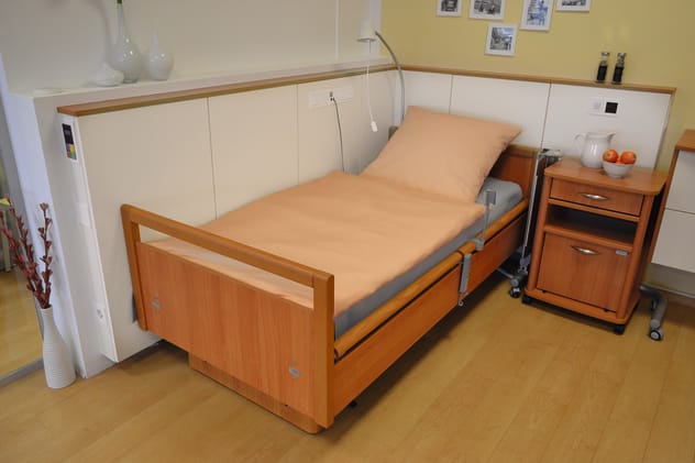 Die schwer entflammbare Bettwäsche überzeugt mit hoher Farbrillanz, Lichtechtheit, Scheuerfestigkeit und ist zudem knitterarm. Bild 1