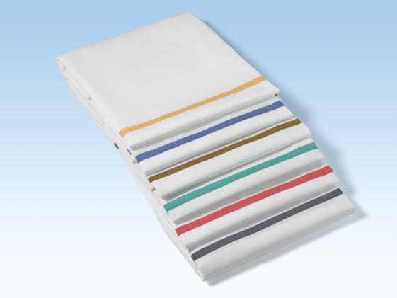 Wäschesack aus Polyester mit 12 kg Volumen, Längsöffnung & Knebelverschluss. Farbkennzeichnung möglich – ideal für organisierte Wäscheaufbewahrung. Bild 2