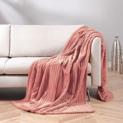 Feincord Kuscheldecke mit eleganter Cordoptik – weich, warm & in verschiedenen Farben erhältlich. Ideal für gemütliche Momente in jeder Umgebung. Bild 1