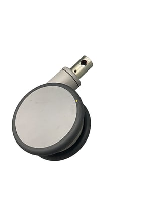 Die Doppellaufrolle für Klinikbett Malsch hat die Möglichkeit zur Total-/Richtungsfeststellung. Die Maße sind 150 x 20 mm. Bild 1