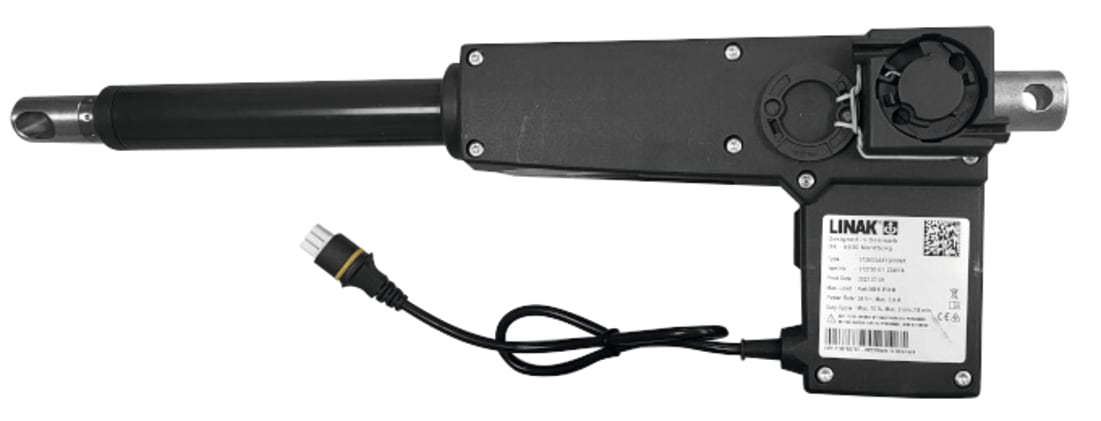 Der Motor für Klinikbett Stiegelmeyer Seta ist ein Rückenlehnenmotor und verwendet einen rechteckigen, 6-poligen Anschluss. Bild 1