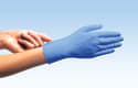 WiBUplus Nitril-Handschuhe classic blau (100er-Pack), Bild 2 WiBUplus Nitril-Handschuhe classic blau (100er-Pack): Einmal-Handschuhe aus Nitril, unsteril und puderfrei. Bild 2